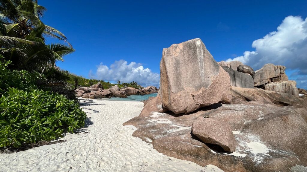 anse-cocos-beach-seychelles-5437103